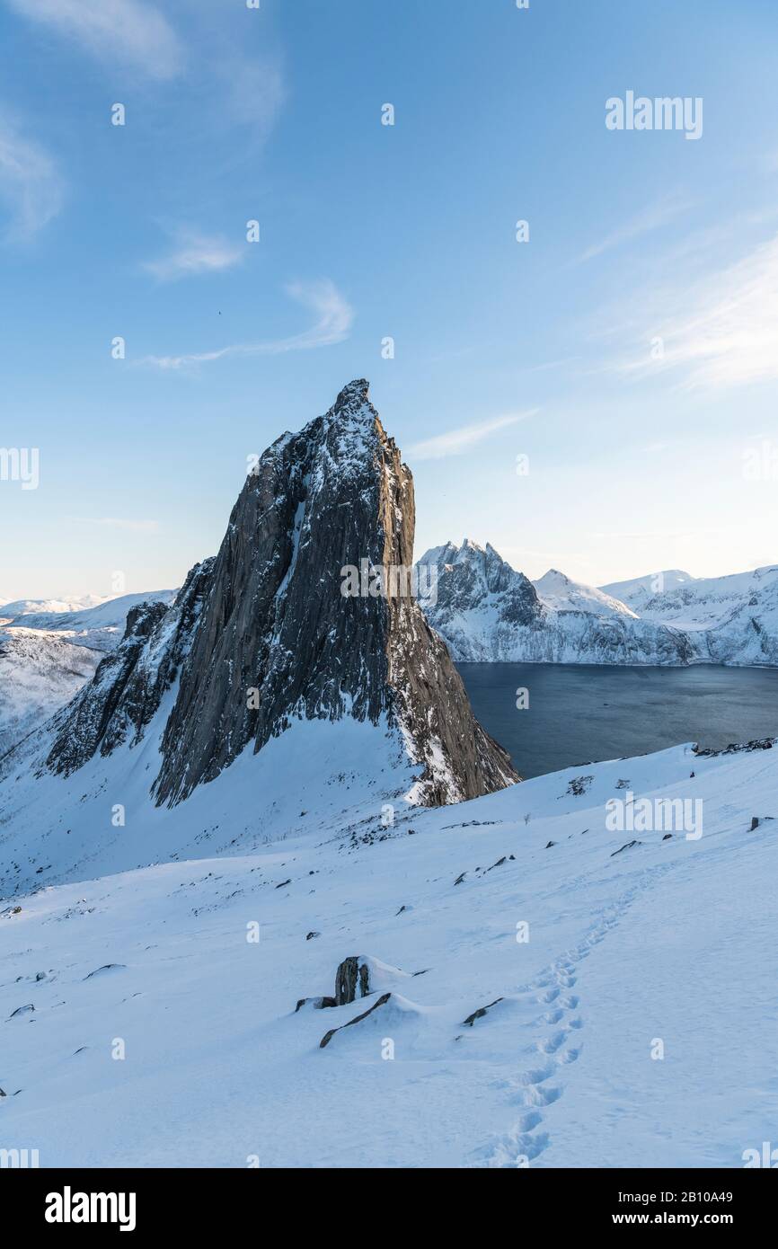 Mont Segla, Oyfjord, Mefjord, Senja, Norvège Banque D'Images