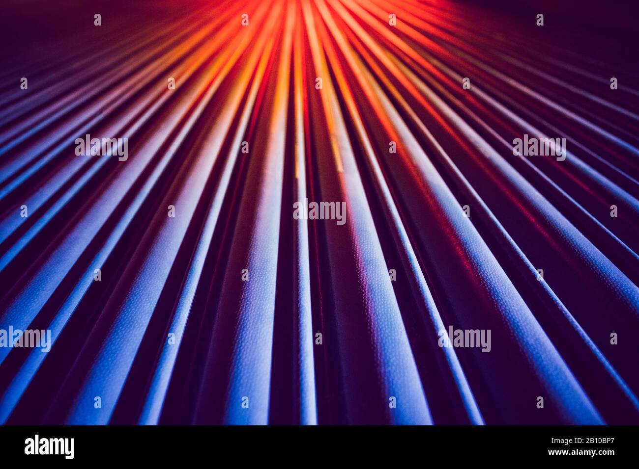 Ancien garage porte la nuit sur la plage de Brighton, Brighton, Angleterre Banque D'Images