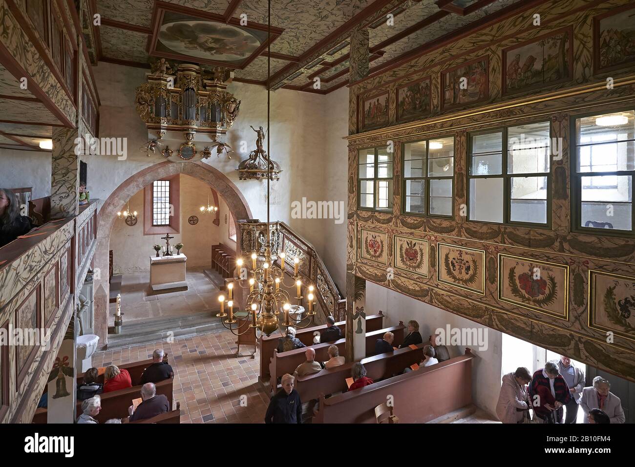 Église Saint-Kilian avec l'orgue de Swallow's Nest à Bedheim, Thuringe, Allemagne Banque D'Images