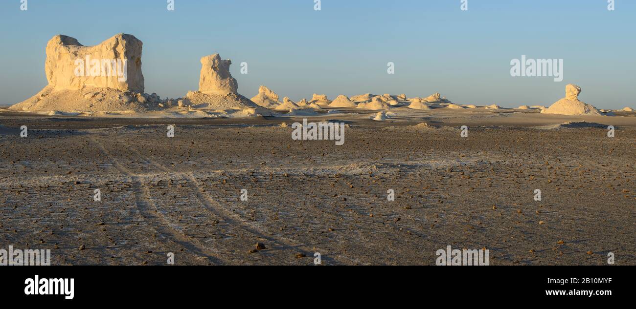 Falaises de craie du désert blanc, Sahara, Egypte Banque D'Images