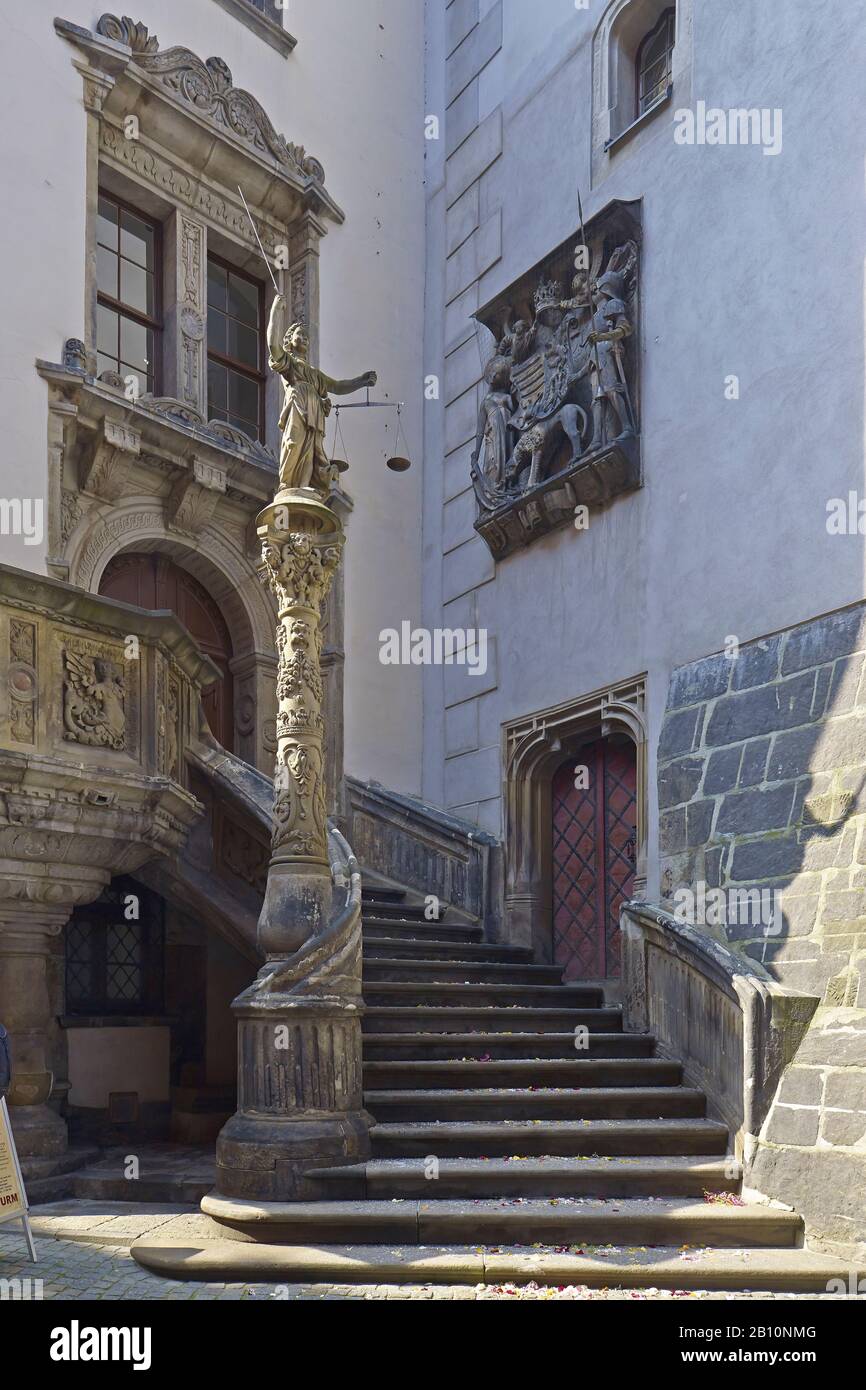 Escalier à l'ancienne mairie avec Justitia à l'Untermarkt à Görlitz, Saxe, Allemagne Banque D'Images