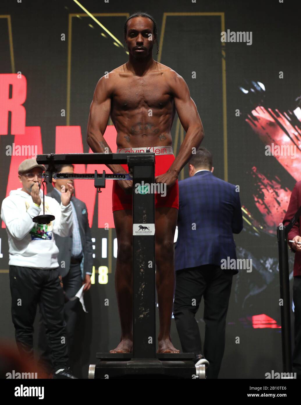 Amir Imam pendant le pesage à la MGM Grand Garden Arena, Las Vegas. Banque D'Images