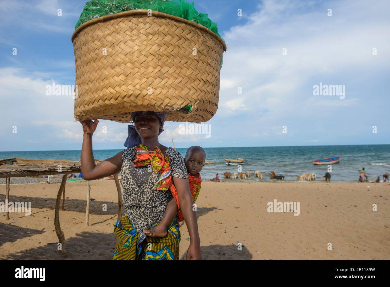 Vie quotidienne sur les rives du lac Malawi, Malawi, Afrique Banque D'Images