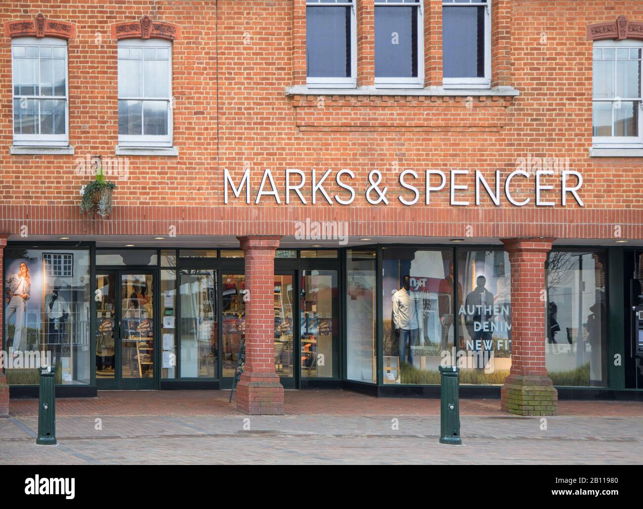 magasin marks and spencer à epsom surrey Banque D'Images