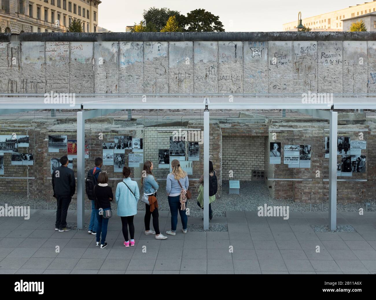 Exposition Topographie De La Terreur, Mur De Berlin, Niederkirchnerstraße, Kreuzberg, Berlin, Allemagne Banque D'Images