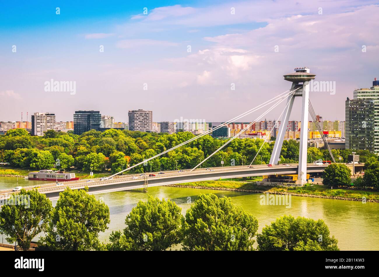 Pont OVNI sur le Danube à Bratislava, Slovaquie Banque D'Images