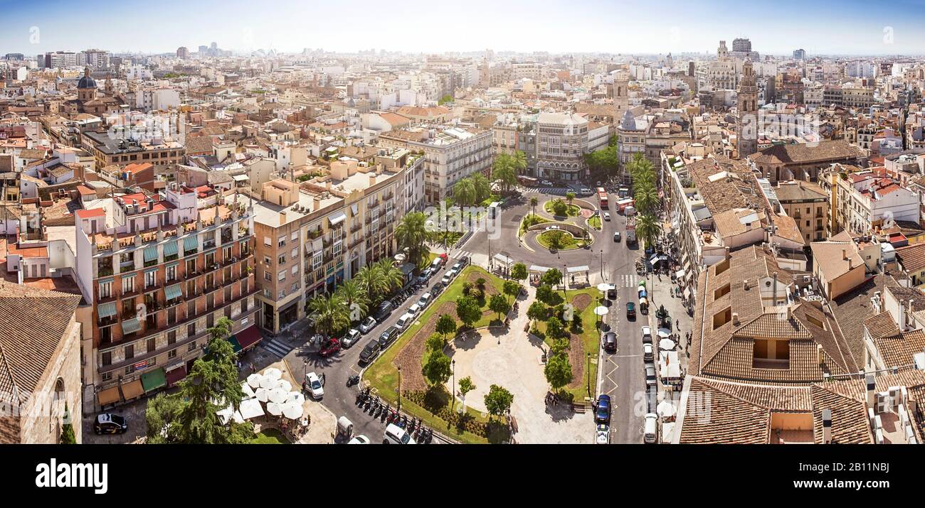 Vue depuis la tour de la cathédrale jusqu'à la Plaza de la Reina, Valence, Espagne Banque D'Images