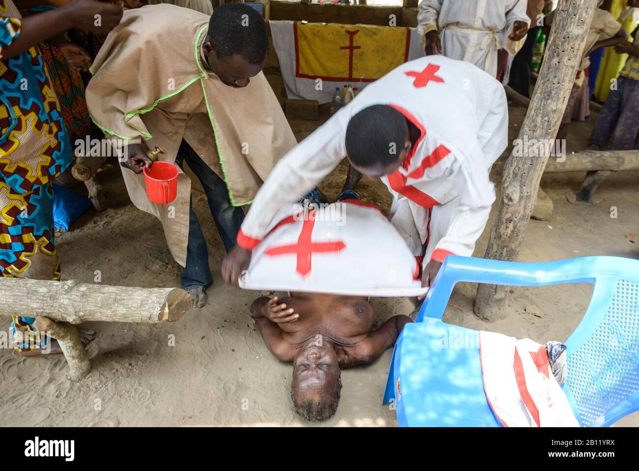 Église en Afrique guérison spirituelle et masse en République du Congo Banque D'Images