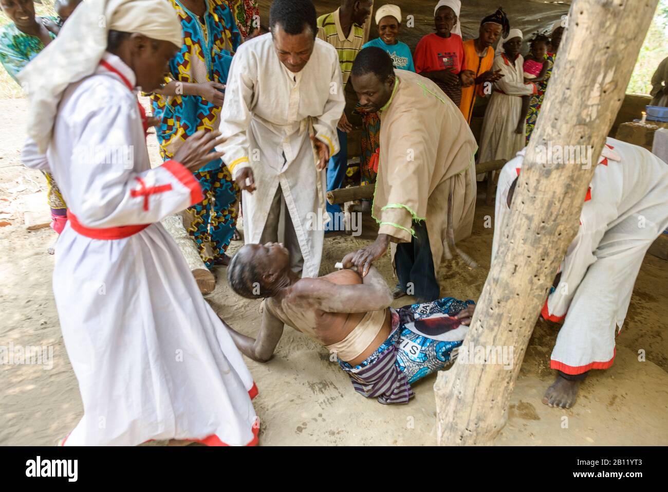 Église en Afrique guérison spirituelle et masse en République du Congo Banque D'Images