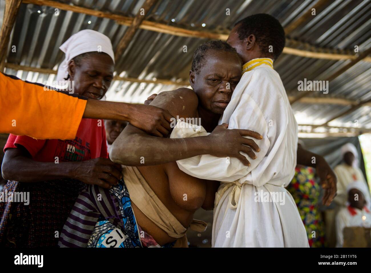 Église en Afrique guérison spirituelle et masse en République du Congo Banque D'Images