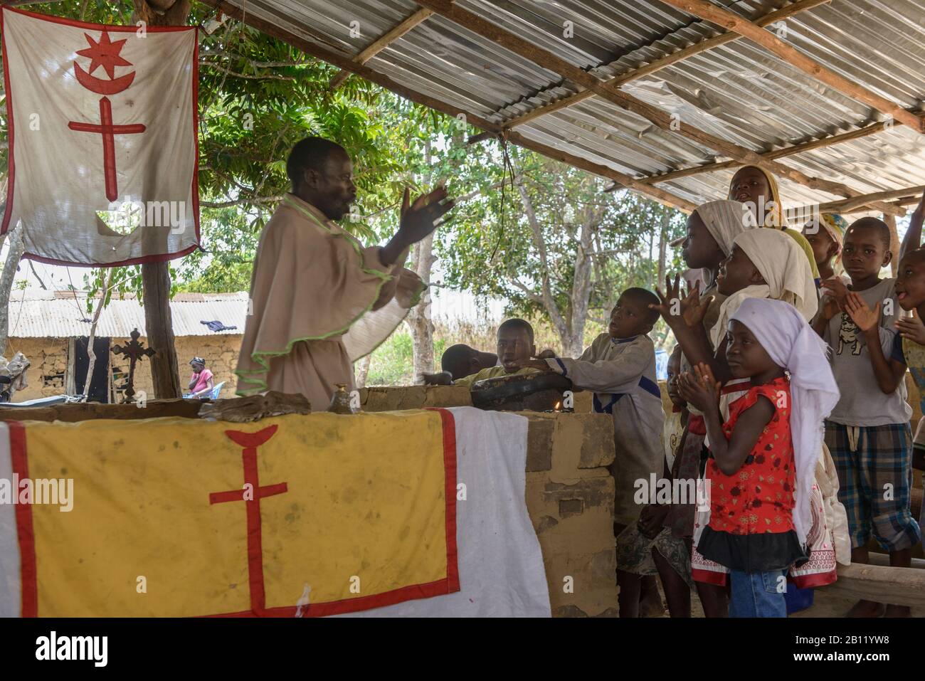 Église en Afrique guérison spirituelle et masse en République du Congo Banque D'Images