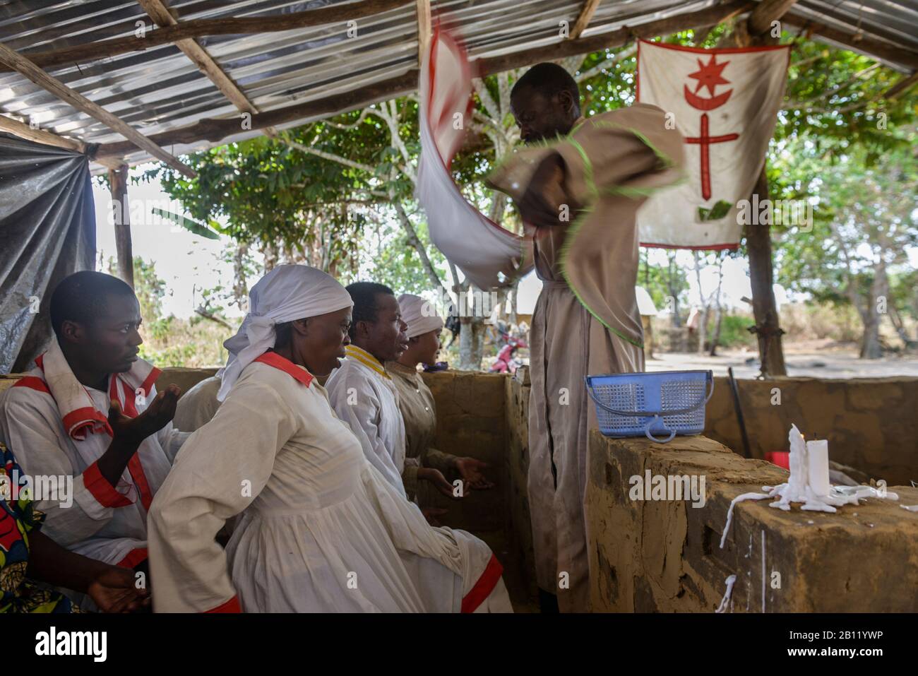 Église en Afrique guérison spirituelle et masse en République du Congo Banque D'Images