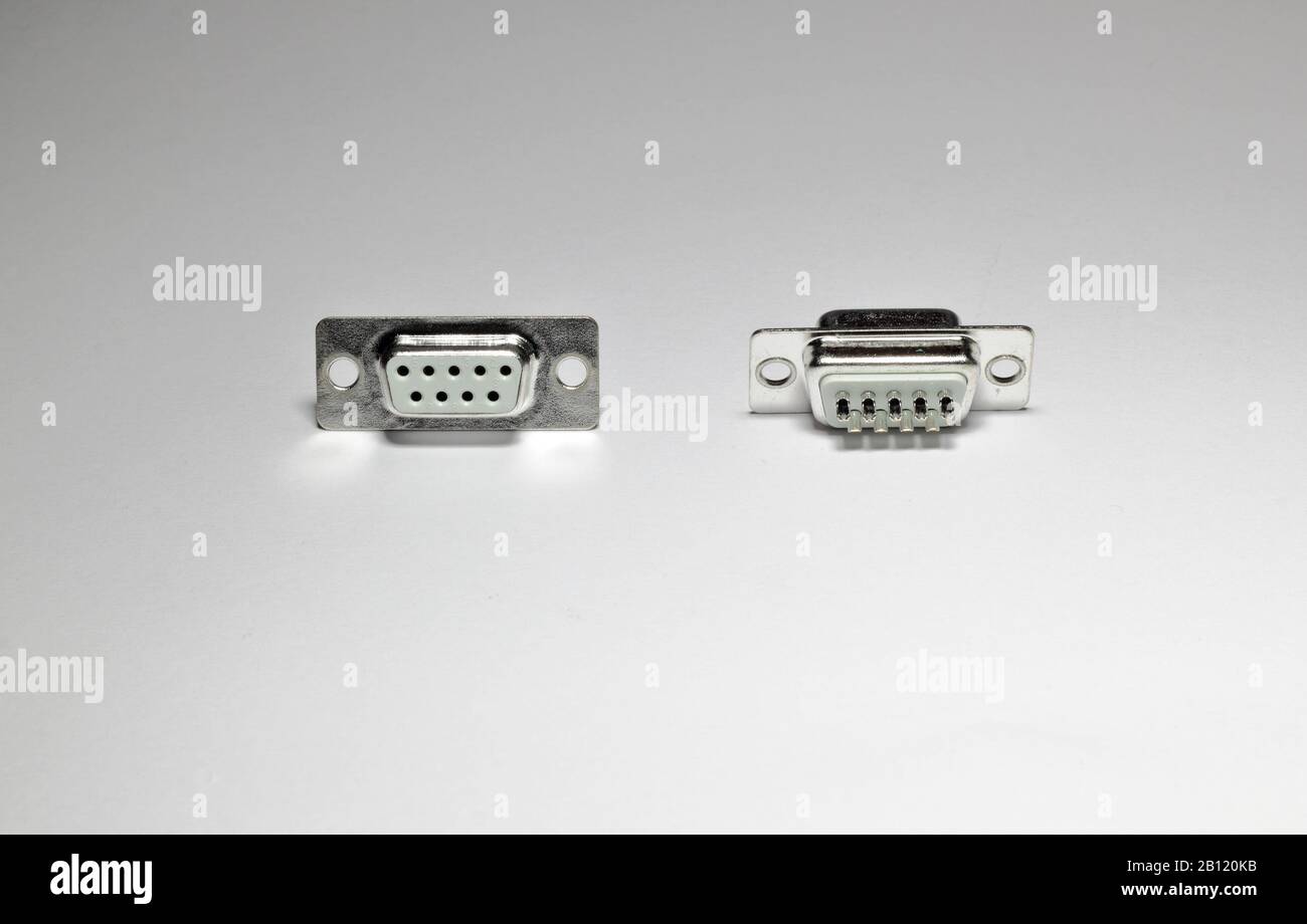 Connecteurs femelles à neuf broches pour le câblage de câbles en cuivre pour l'électronique. Banque D'Images