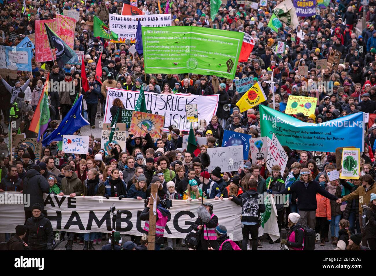 GRETA Thunberg, au centre avant, le vendredi, Pour Une Future manifestation à Hambourg, en Allemagne, le 21 février 2020 Banque D'Images