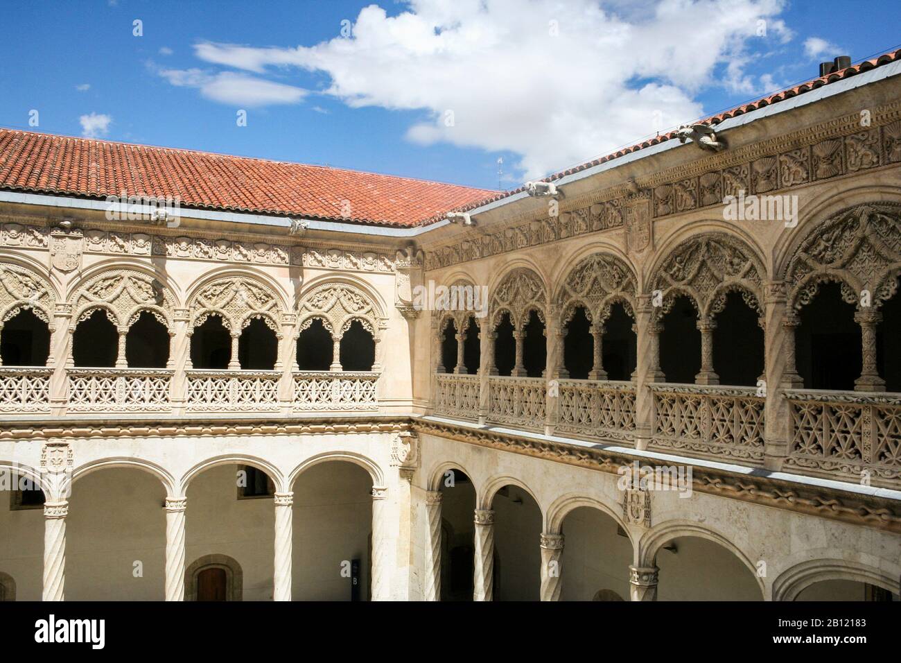 Valladolid, Espagne. Le cloître de l'Église de San Gregorio dans le style gothique Isabelline Banque D'Images