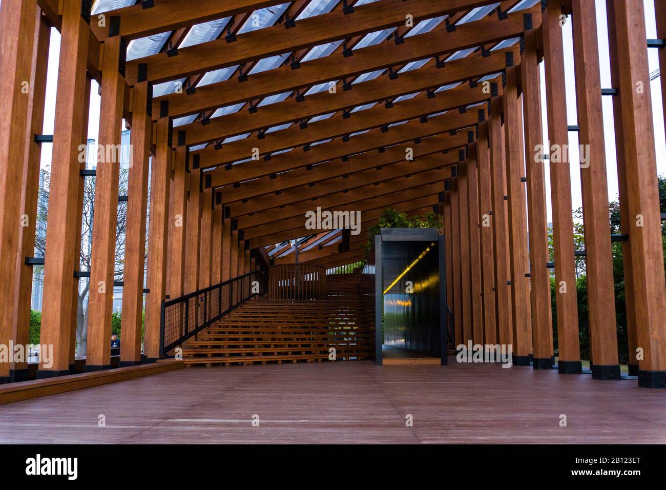 Hong Kong - 11 Janvier 2020 : L'Intérieur Du Pavillon De La Compétition De Kowloon Ouest, Vue À Angle Bas Banque D'Images