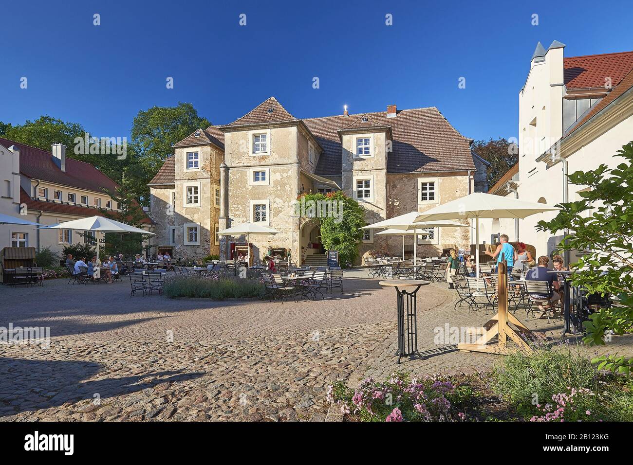 Cour du Château du château de Mellenthin, Usedom, Mecklembourg-Poméranie-Occidentale, Allemagne Banque D'Images