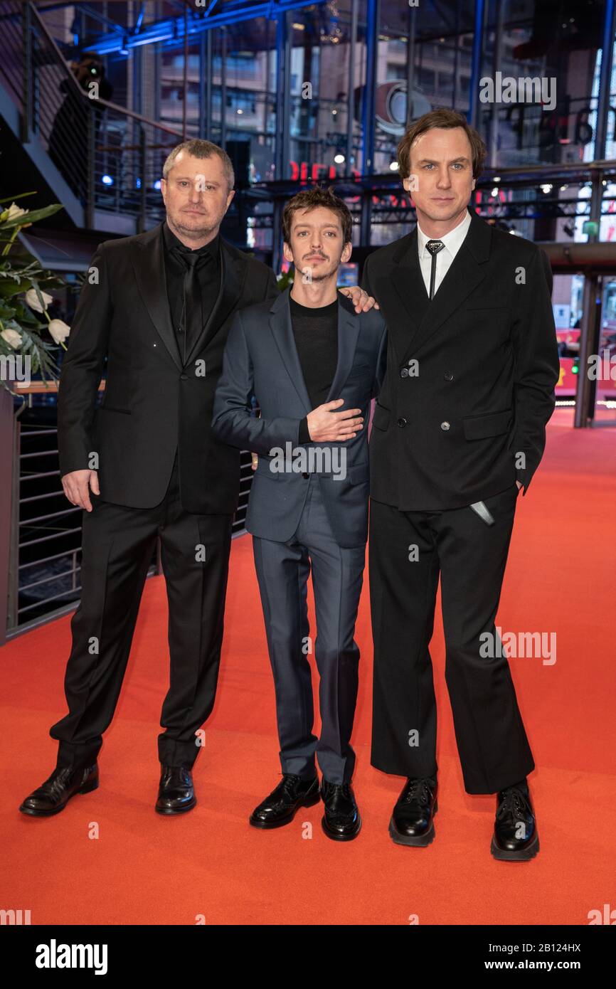 Berlin, Allemagne. 22 février 2020. 70ème Berlinale, tapis rouge, Gala spécial Berlinale, « leçons persanes » : réalisateur Vadim Perelman (l-r), acteur Nahuel Perez Biscayart et acteur Lars Eidinger. Le Festival International du Film a lieu du 20.02 au 01.03.2020. Crédit: Gerald Matzka/Dpa-Zentralbild/Dpa/Alay Live News Banque D'Images