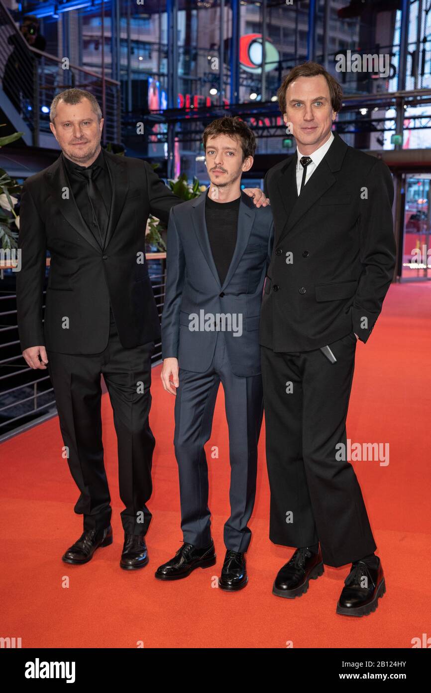 Berlin, Allemagne. 22 février 2020. 70ème Berlinale, tapis rouge, Gala spécial Berlinale, « leçons persanes » : réalisateur Vadim Perelman (l-r), acteur Nahuel Perez Biscayart et acteur Lars Eidinger. Le Festival International du Film a lieu du 20.02 au 01.03.2020. Crédit: Gerald Matzka/Dpa-Zentralbild/Dpa/Alay Live News Banque D'Images