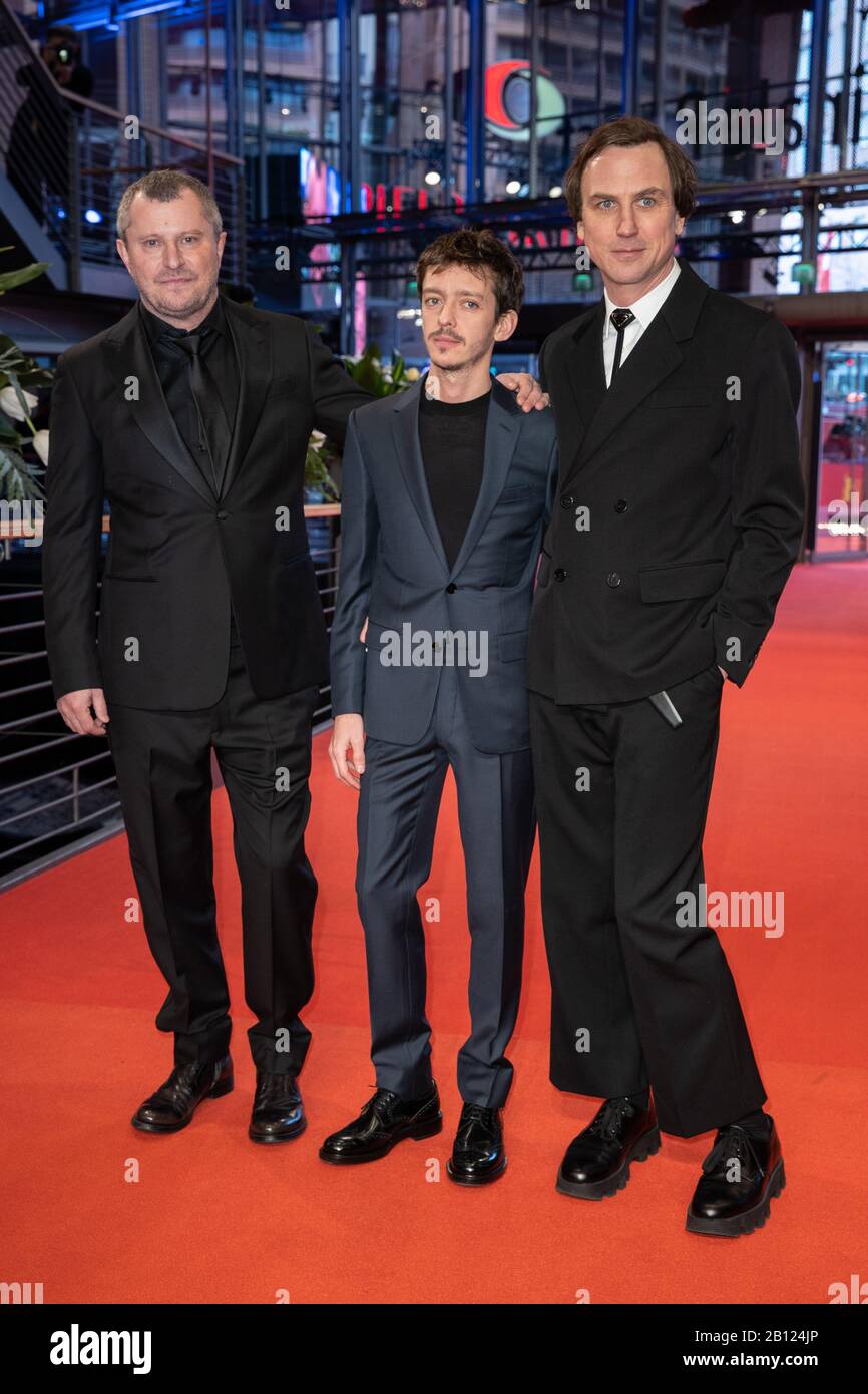 Berlin, Allemagne. 22 février 2020. 70ème Berlinale, tapis rouge, Gala spécial Berlinale, « leçons persanes » : réalisateur Vadim Perelman (l-r), acteur Nahuel Perez Biscayart et acteur Lars Eidinger. Le Festival International du Film a lieu du 20.02 au 01.03.2020. Crédit: Gerald Matzka/Dpa-Zentralbild/Dpa/Alay Live News Banque D'Images