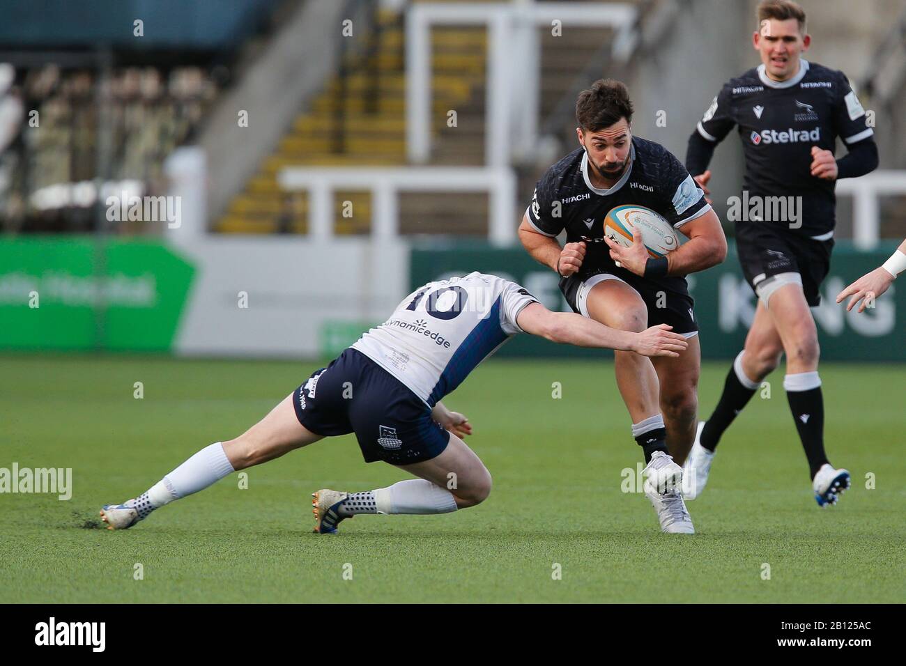 Newcastle, Royaume-Uni. 15 janvier 2019. Newcastle, Royaume-Uni. 22 février 2020. Gareth Owen, de Newcastle Falcons, prend Le Wera Magie of London Scottish lors du match de championnat Greene King IPA entre Newcastle Falcons et Londres Scottish au Kingston Park, Newcastle, le samedi 22 février 2020. (Crédit: Chris Lishman | Mi News) Crédit: Mi News & Sport /Alay Live News Banque D'Images