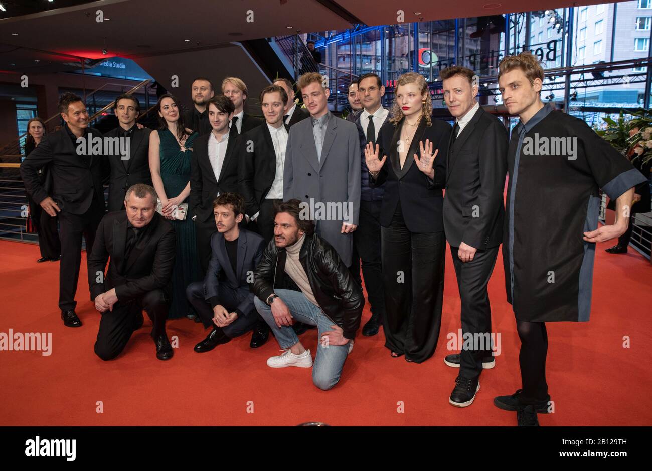 Berlin, Allemagne. 22 février 2020. 70ème Berlinale, tapis rouge, gala spécial Berlinale, 'leçons persans' : la fonte sur le tapis rouge. Le Festival International du Film a lieu du 20.02 au 01.03.2020. Crédit: Gerald Matzka/Dpa-Zentralbild/Dpa/Alay Live News Banque D'Images