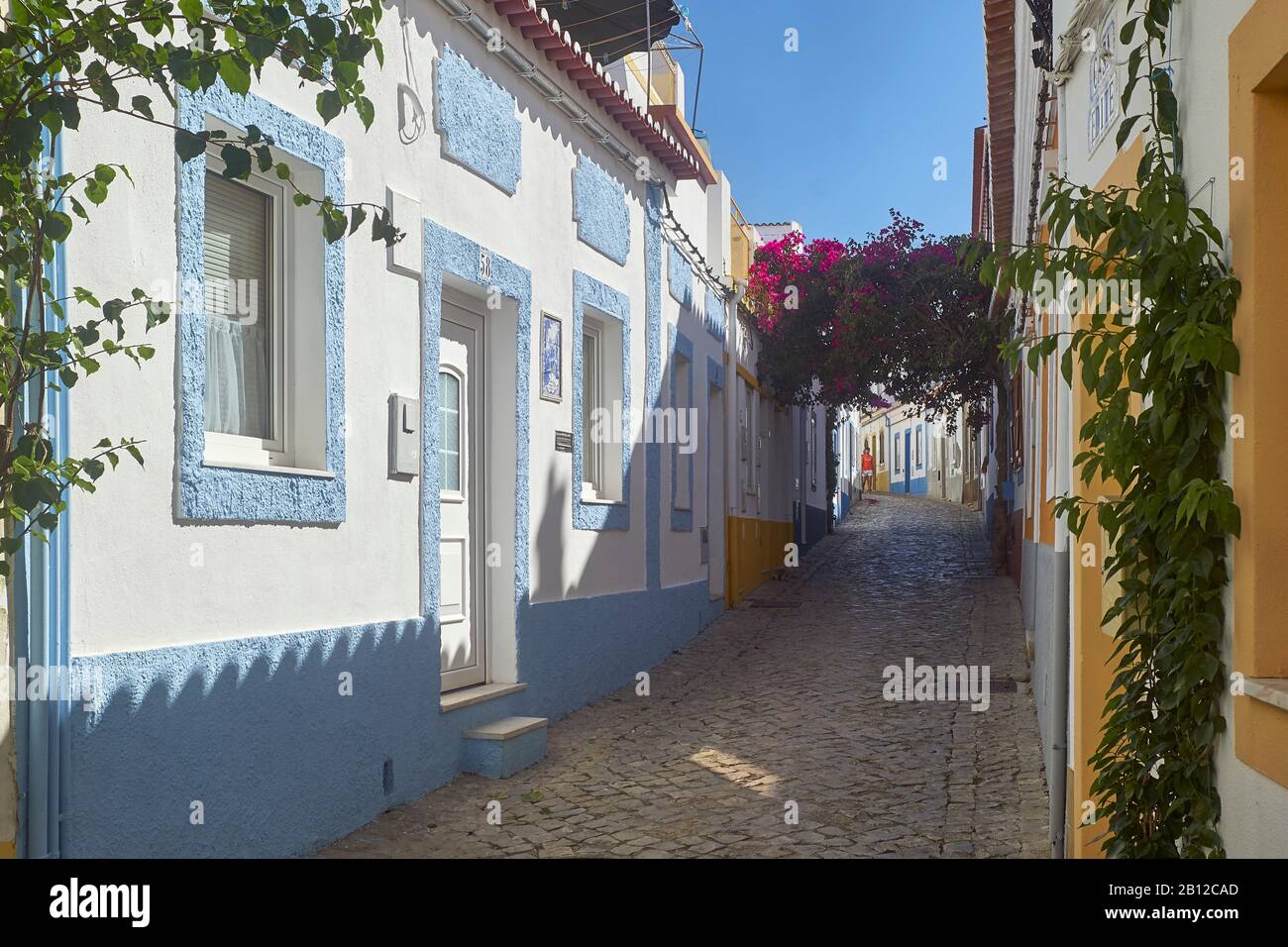 Alley à Ferragudo, Faro, Algarve, Portugal Banque D'Images