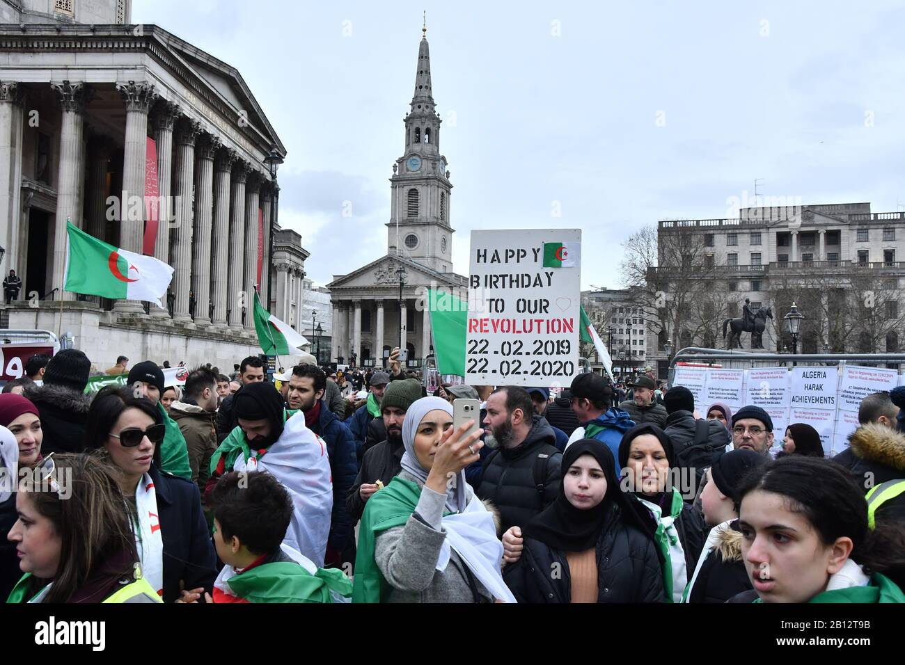 Londres, Royaume-Uni. 22 février 2020. Hirak (mouvement) un an plus loin, le mouvement de protestation algérien, les manifestants exigent un changement assez de colonialisme tout au long de l'histoire, Un an de protestation pacifique continue à Londres, au Royaume-Uni. Crédit: Capital Photo/Alay Live News Banque D'Images