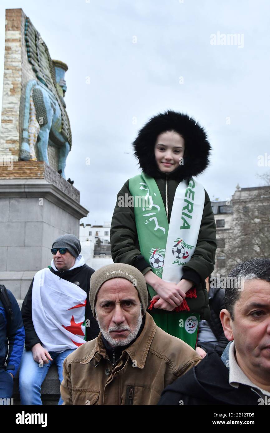 Londres, Royaume-Uni. 22 février 2020. Hirak (mouvement) un an plus loin, le mouvement de protestation algérien, les manifestants exigent un changement assez de colonialisme tout au long de l'histoire, Un an de protestation pacifique continue à Londres, au Royaume-Uni. Crédit: Capital Photo/Alay Live News Banque D'Images