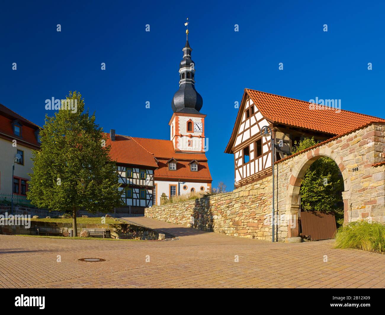 Helmershausen avec la cathédrale du Rhön, Thuringe, Allemagne Banque D'Images