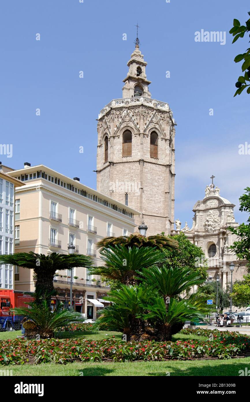 Cathédrale de Santa Maria de Valencia, Tour El Micalet, Plaza de la Reina, Valence, Espagne Banque D'Images