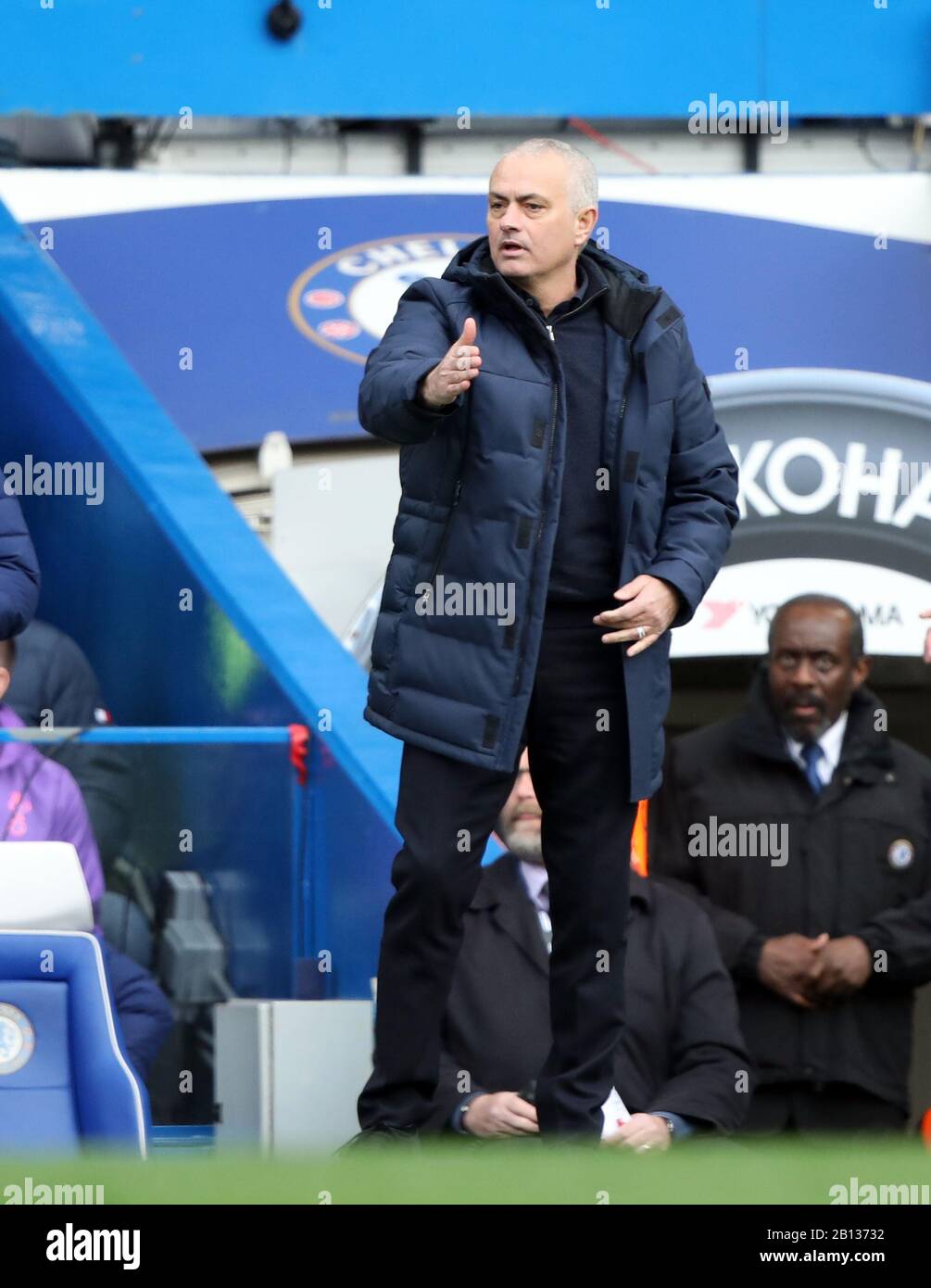 Londres, Royaume-Uni. 22 février 2020. José Mourinho (entraîneur-chef de Spurs) au match de Chelsea contre Tottenham Hotspur English Premier League à Stamford Bridge, Londres, Royaume-Uni, le 22 février 2020. **usage éditorial uniquement, licence requise pour un usage commercial. Aucune utilisation dans les Paris, les jeux ou une seule édition de club/ligue/joueur** crédit: Paul Marriott/Alay Live News Banque D'Images