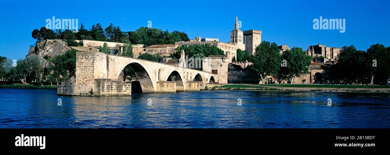 Pont D'Avignon Et Palais Des Papes, Avignon, France Banque D'Images