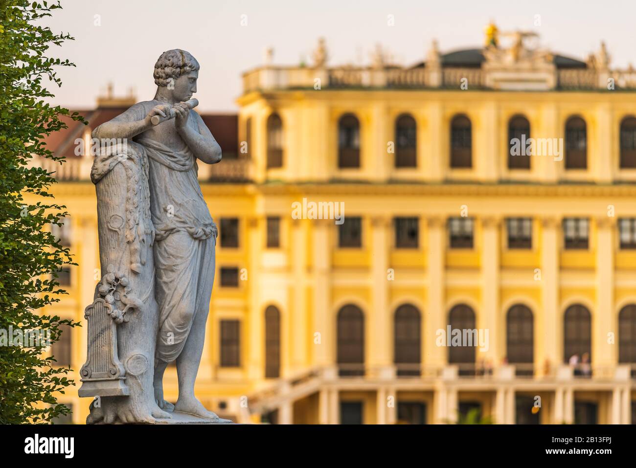 Le palais de Schönbrunn était la principale résidence d'été des dirigeants des Habsbourg. C'est une palce rococo qui est maintenant devenue un site du patrimoine mondial De L'Unesco Banque D'Images