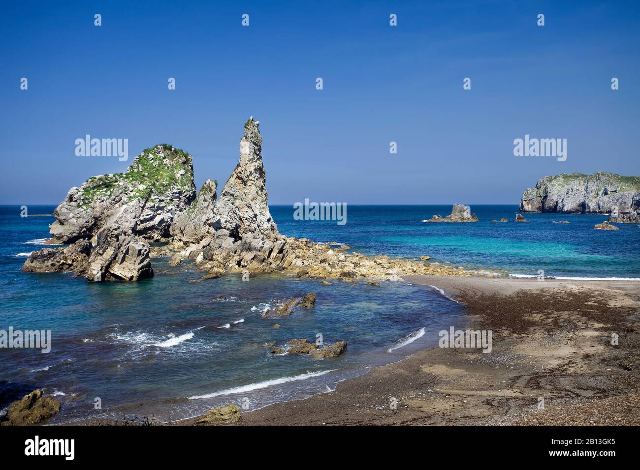 Vue sur la plage sauvage de Penduelles. Asturies, Espagne Banque D'Images