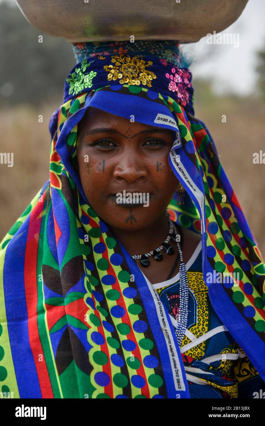 Femme de la tribu Fulani du nord du Bénin, Afrique Banque D'Images