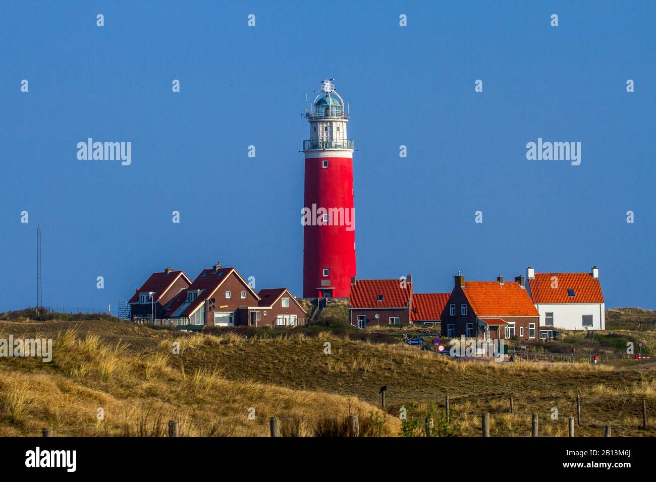 Phare sur la plage nord de Texel, Pays-Bas Banque D'Images
