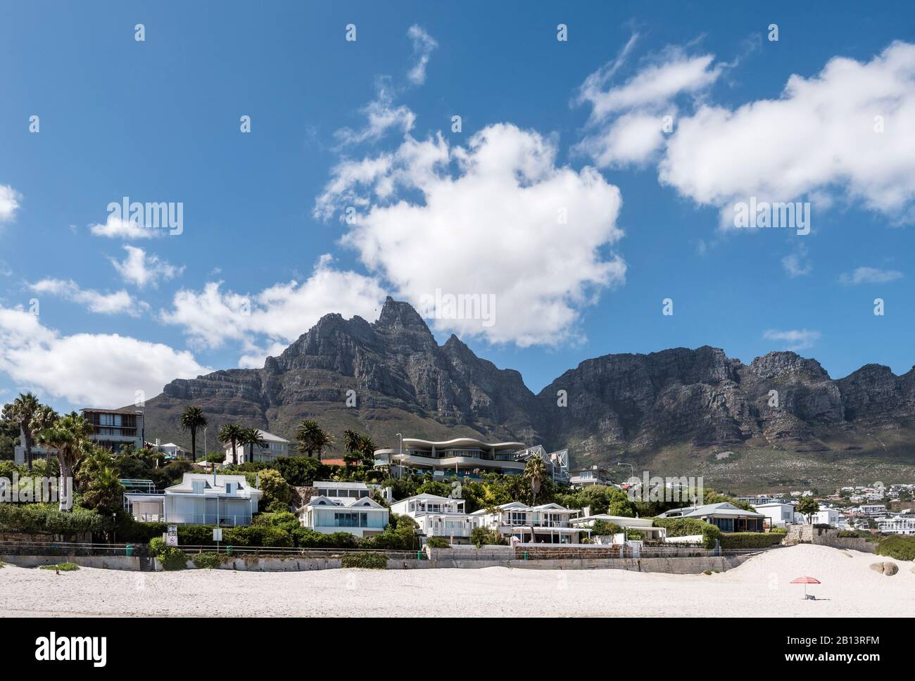 Camps Bay Beach Avec Table Mountain, Cape Town, Western Cape, Afrique Du Sud, Afrique Banque D'Images