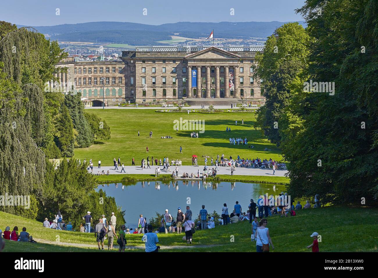 Bergpark Wilhelmshöhe avec vue sur le château et la ville, Kassel, Hesse, Allemagne Banque D'Images