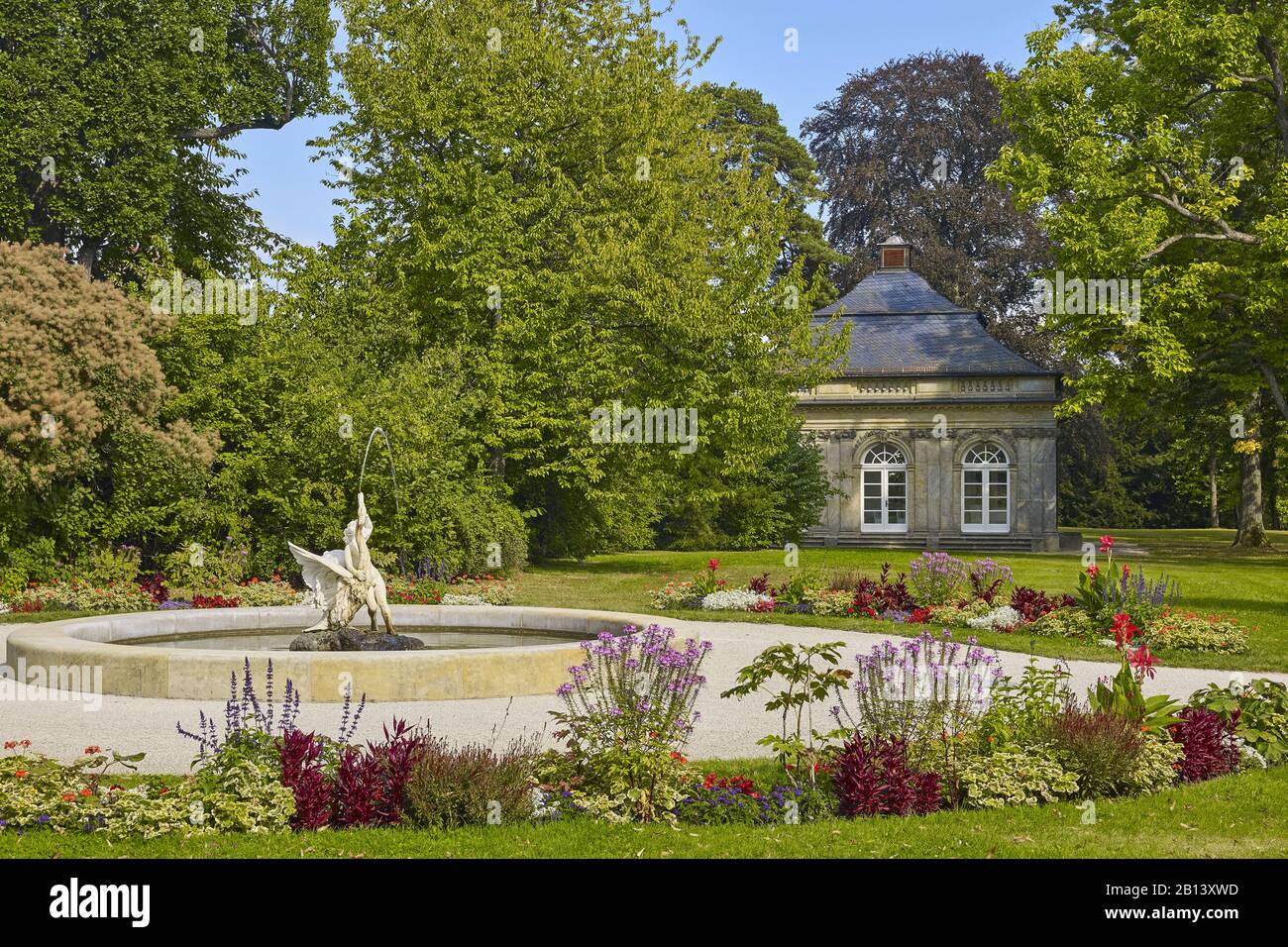 Parc du Château fantaisie avec fontaine et pavillon, Eckersdorf, Haute-Franconie, Allemagne Banque D'Images