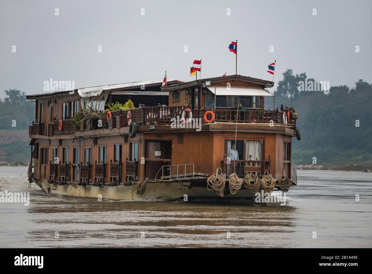 Bateau de croisière fleuve Mekong Sun sur le Mékong au Laos Banque D'Images