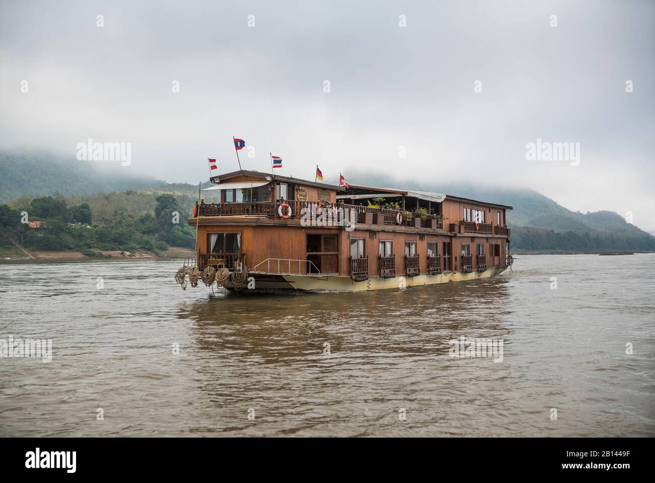 Bateau de croisière fleuve Mekong Sun sur le Mékong au Laos Banque D'Images