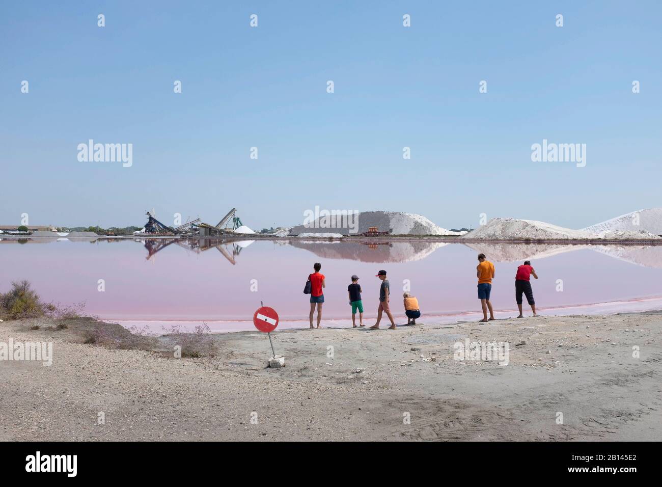 Marais salants d'Aigues-Mortes, Camargue, Sud de la France Banque D'Images