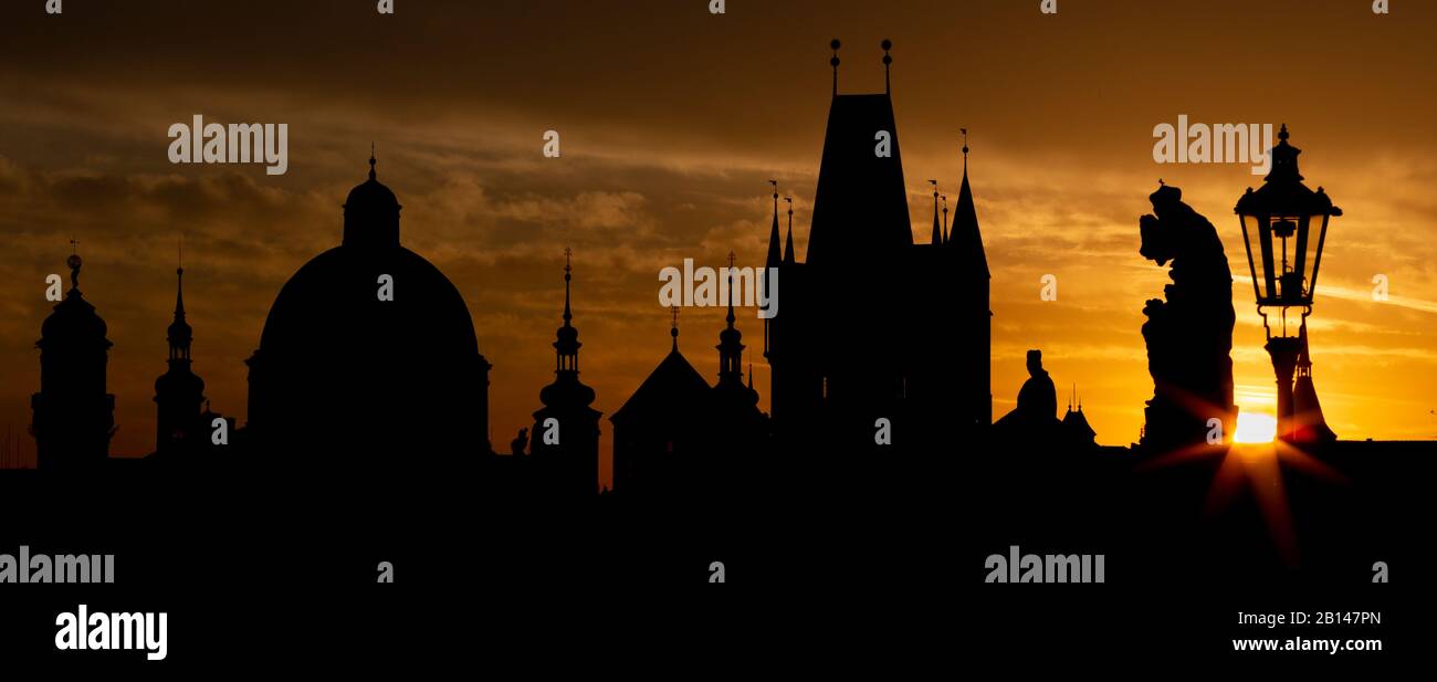 - Le pont Charles Praghe ossature au sunrise. Banque D'Images