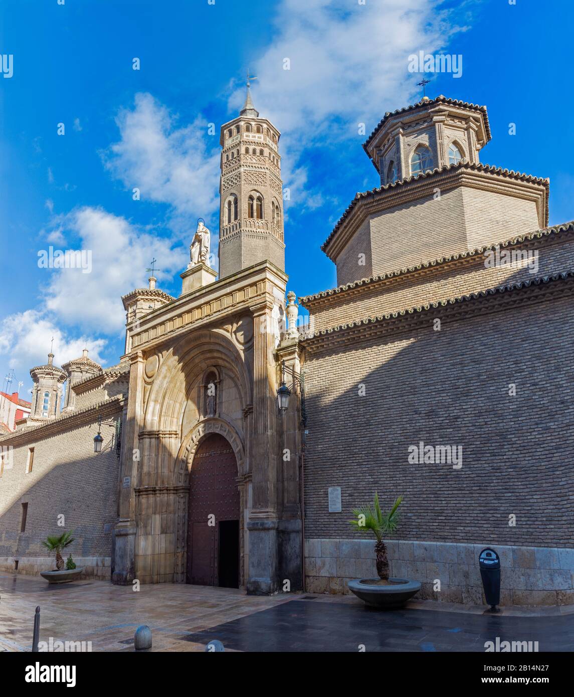 Saragosse, ESPAGNE - 3 MARS 2018 : l'église Iglesia de San Pablo. Banque D'Images