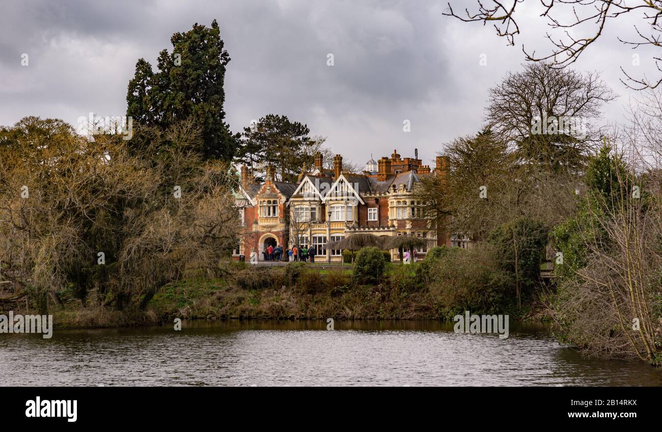 Bletchley Park, Buckinghamshire, Royaume-Uni, montrant la maison Mansion restaurée dans une première phase de restauration du site. Banque D'Images
