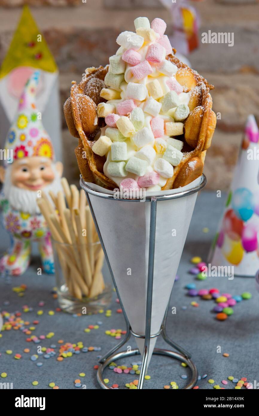 Motif gaufré à bulles avec bonbons et crème glacée Photo Stock - Alamy