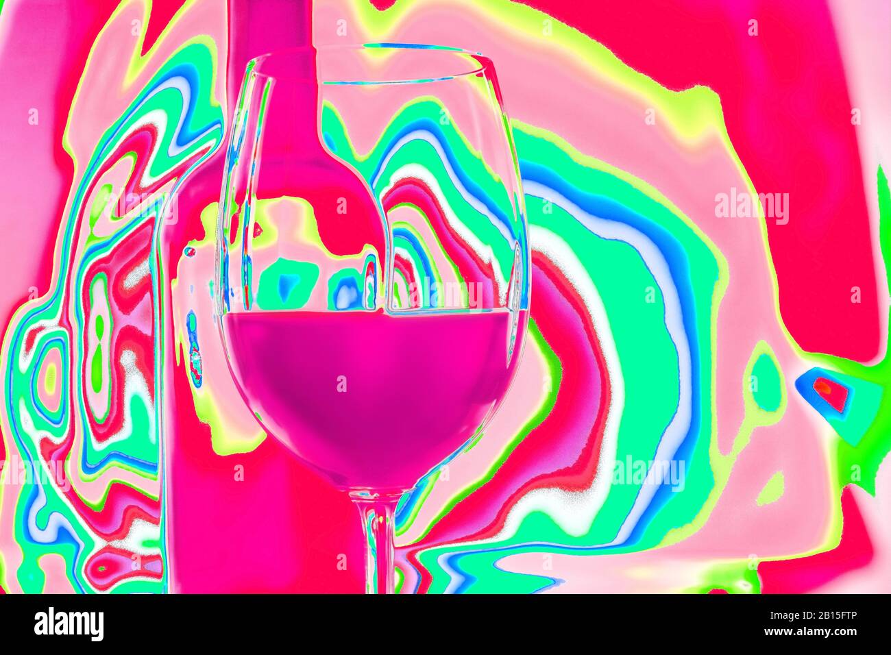 Un verre de vin vu dans une ambiance psychédélique..presque abstrait. Banque D'Images