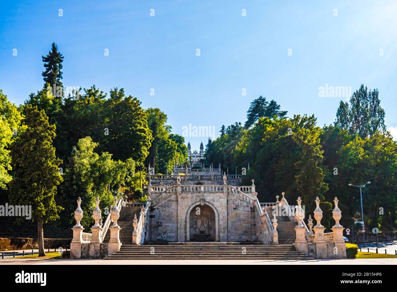 Vue sur L'Escalier menant à l'église de notre dame de recours à Lamego, Portugal Banque D'Images