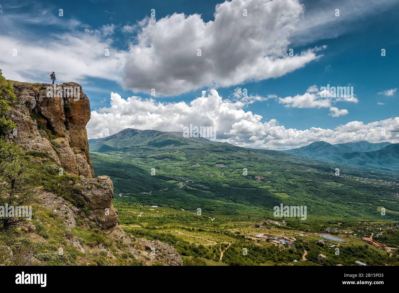 Tourisme sur la montagne Demerdji. Paysage De Crimée, Russie. Banque D'Images